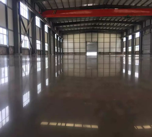 水泥地面硬化劑如何解決物流中心倉庫地面不耐磨等問(wèn)題？